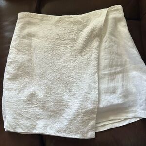Abercrombie and Fitch White Linen Textured Mini Skirt